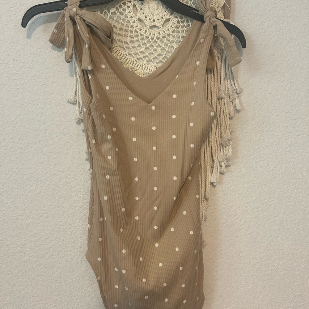 Old Navy Tan V-Neck Top with White Dots